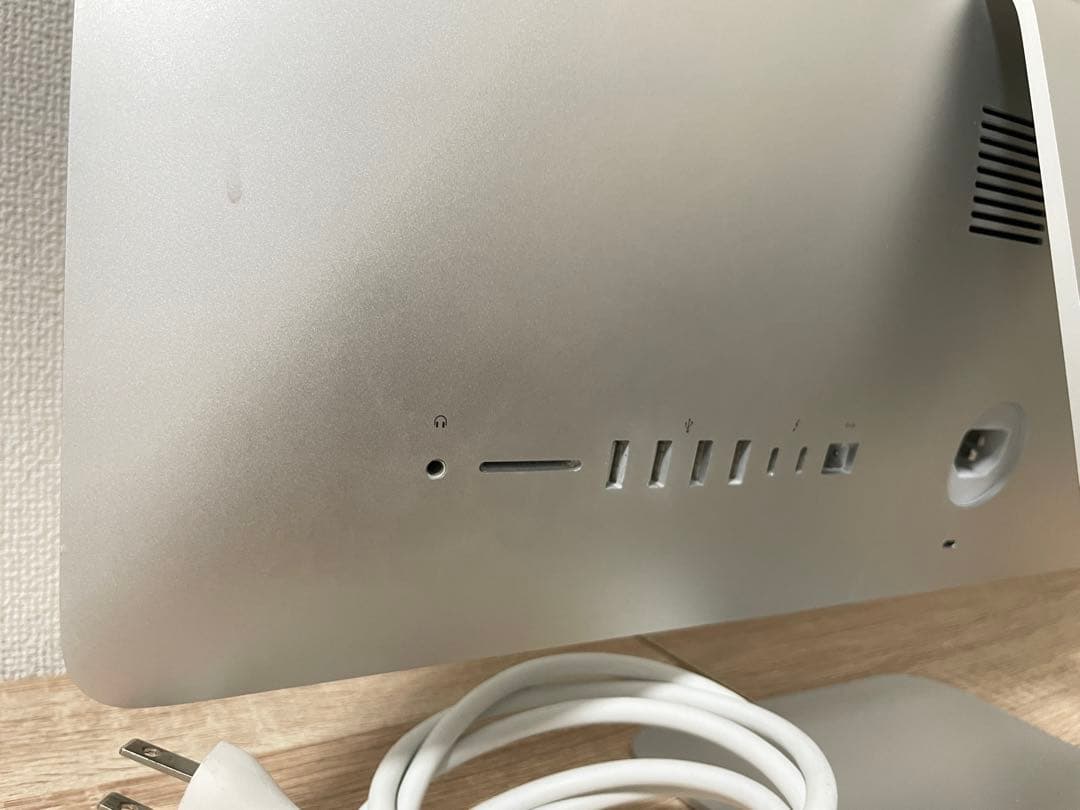 Apple iMac 21.5インチ（2017）