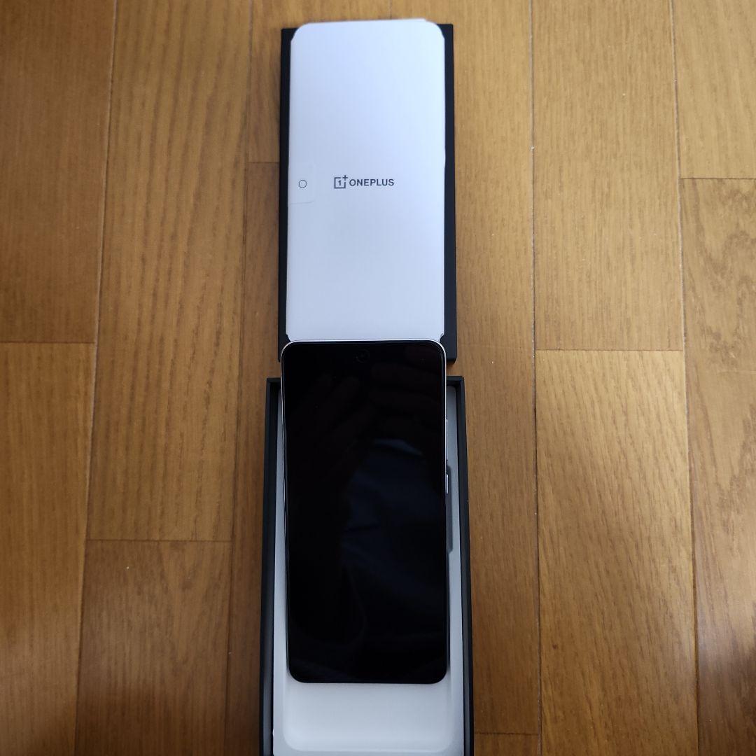 ☆未使用 通電のみ OnePlus Nord CE5 ホワイト オマケ付き☆