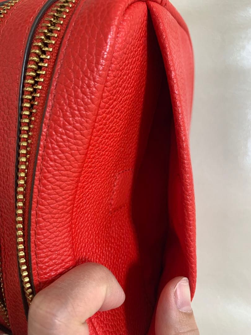 Tory Burch トリーバーチ ペリーボンベ クロスボディバッグ