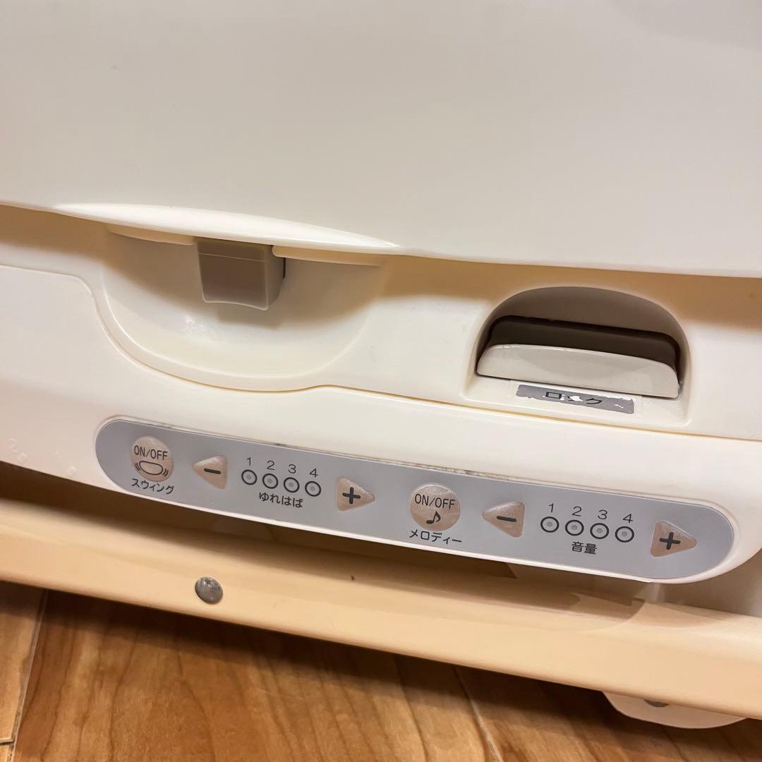 【美品・動作確認済】コンビ 電動 ハイローチェア ネムリラ4キャス AT