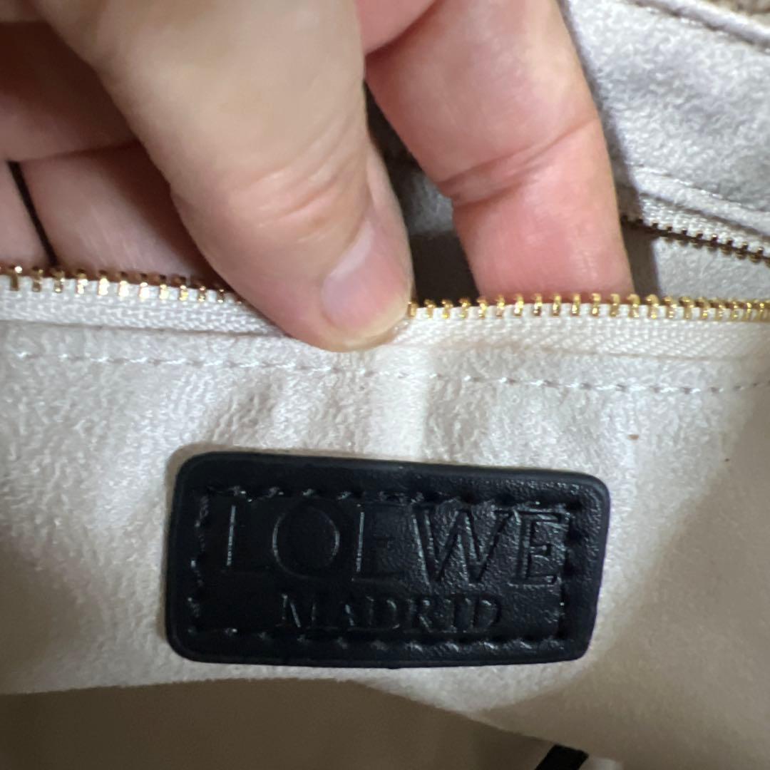 ロエペ　LOEWFフォントトート(ラフィア)ラージかごバッグ