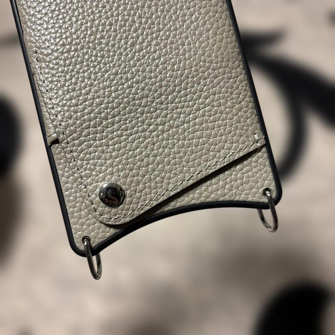 【iPhone15用】BANDOLIER EMMA エマ ライトトープ