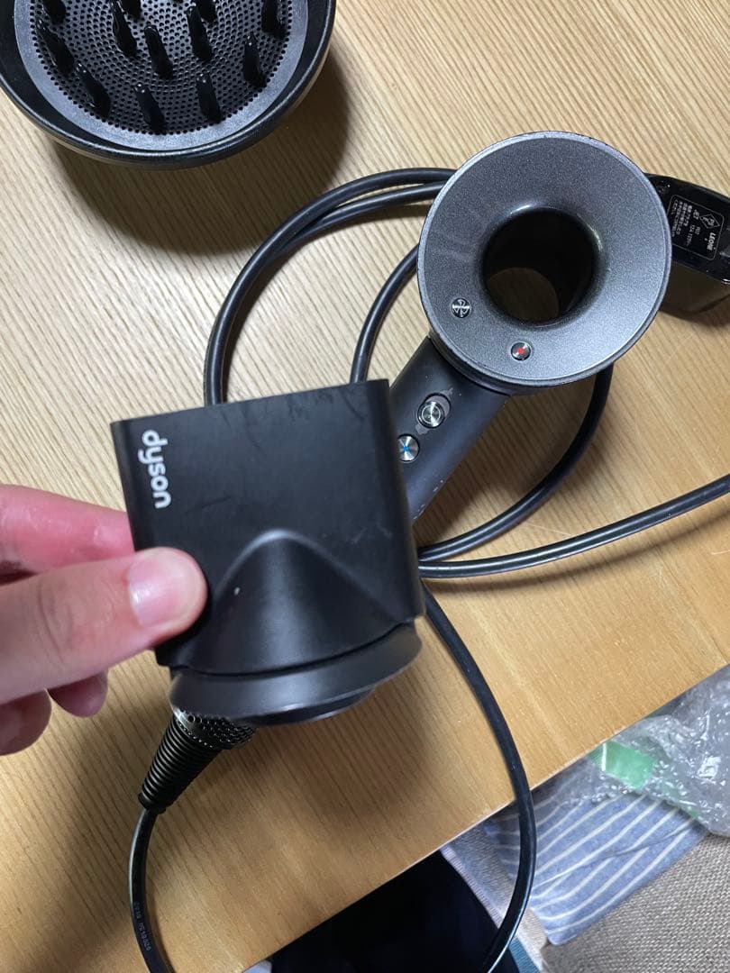 Dyson ドライヤー　ブラック