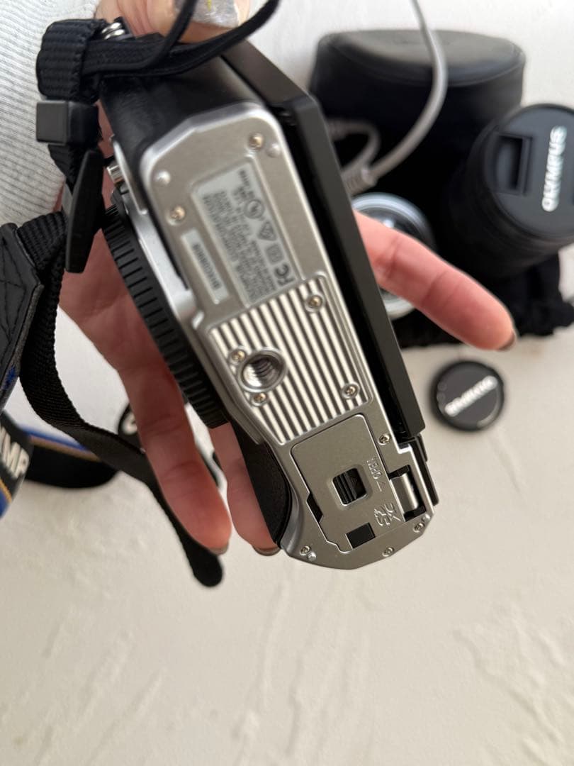 美品！ オリンパスOM-D E-M10 MarkIII デジタル一眼レフカメラ