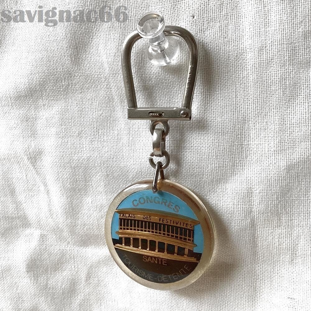 60s フレンチキーホルダー ブルボン EVIAN エビアン かもめ レア