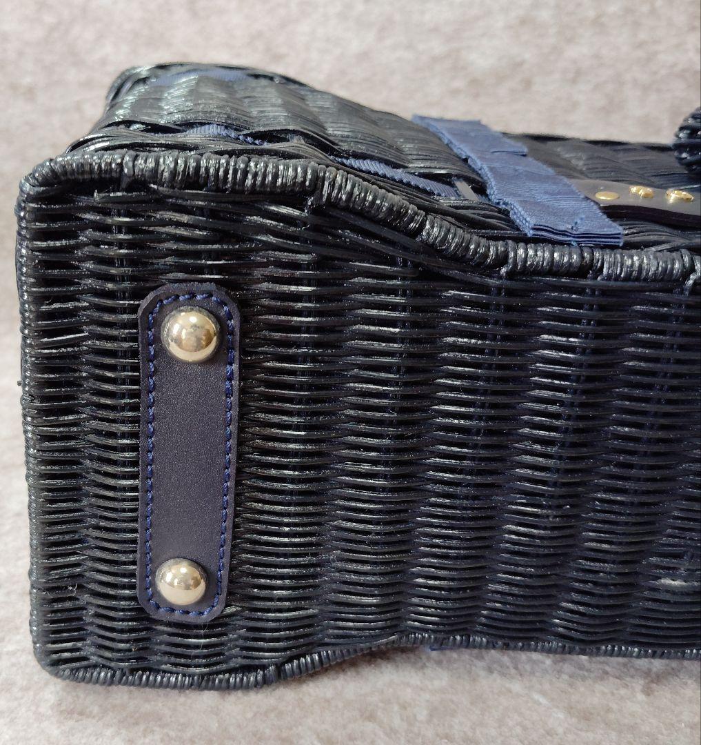 【3573】TOCCAラタン 巾着 カゴバッグ リボンチャーム ネイビー