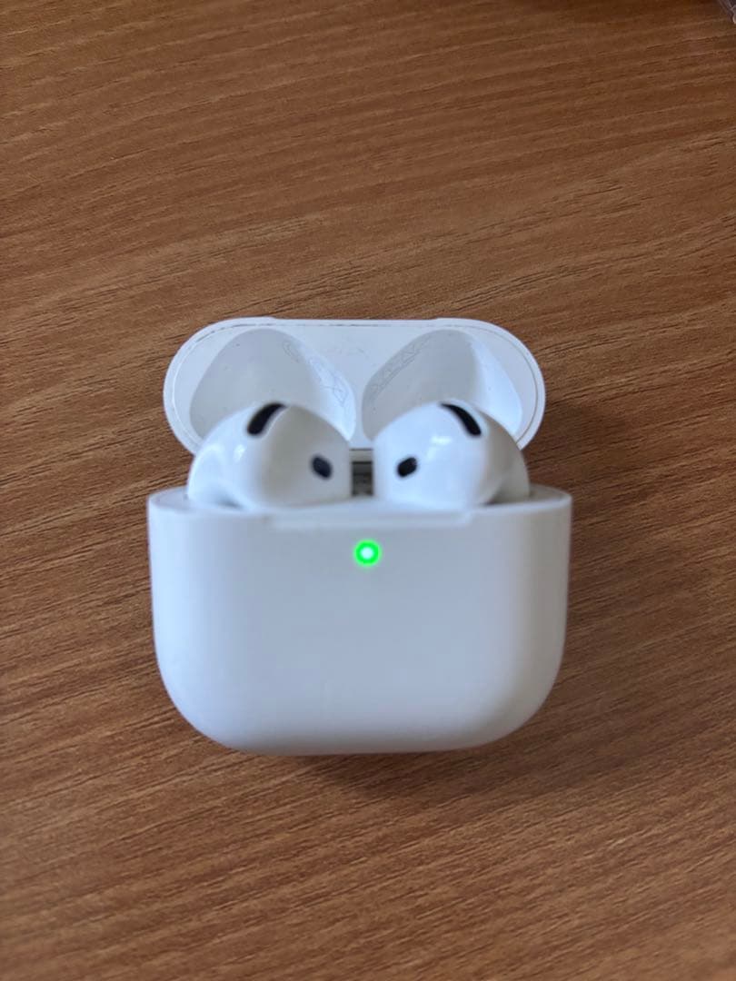 Apple AirPod4 本体 ホワイト 充電ケース付き