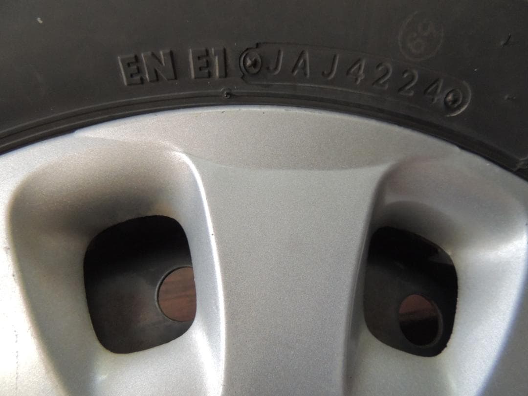 A56　145/80R13　ブリヂストン　スタッドレス　4本　ダイハツ　傷有り