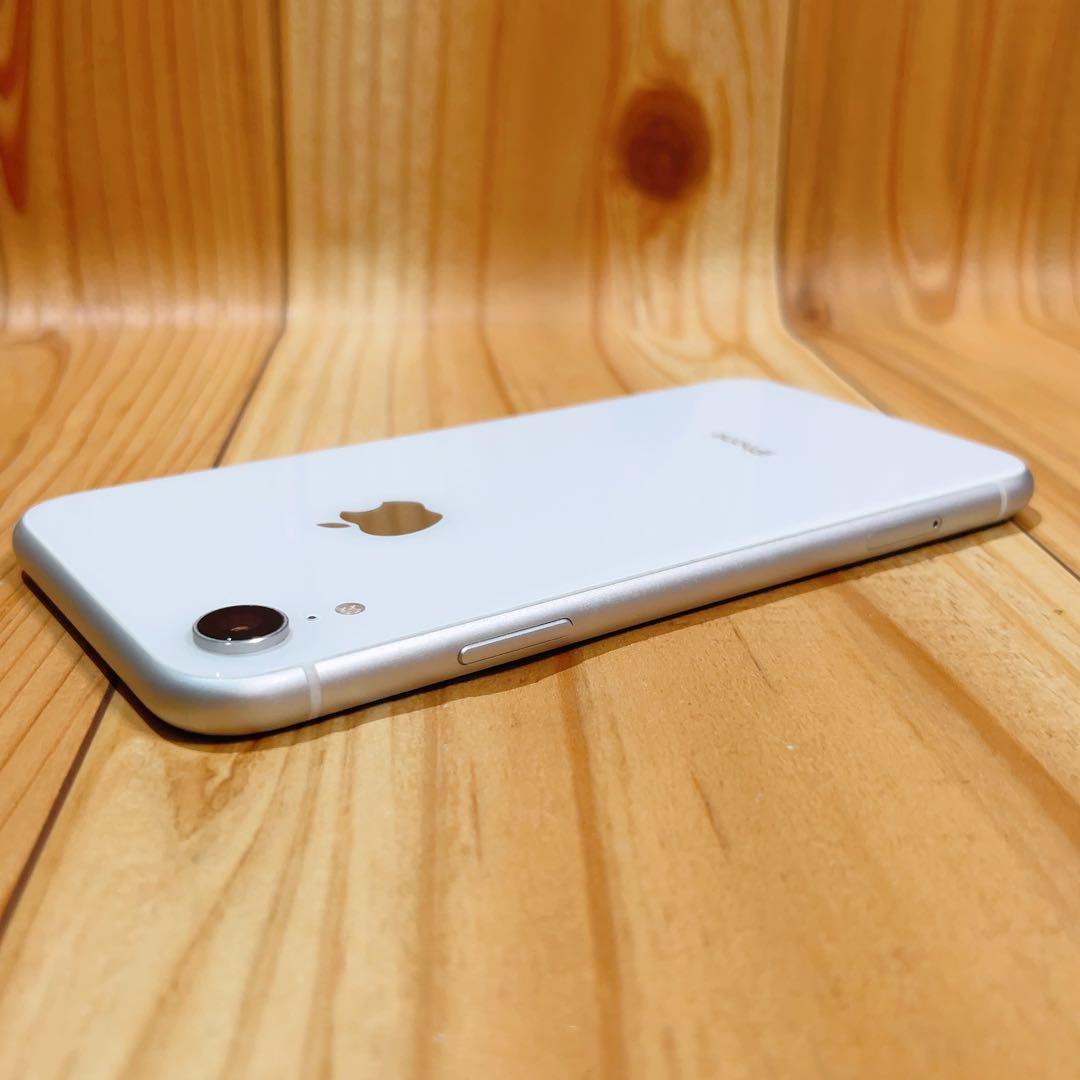 SIMフリー 本体 iPhone XR 64 GB ホワイト 530 電池新品