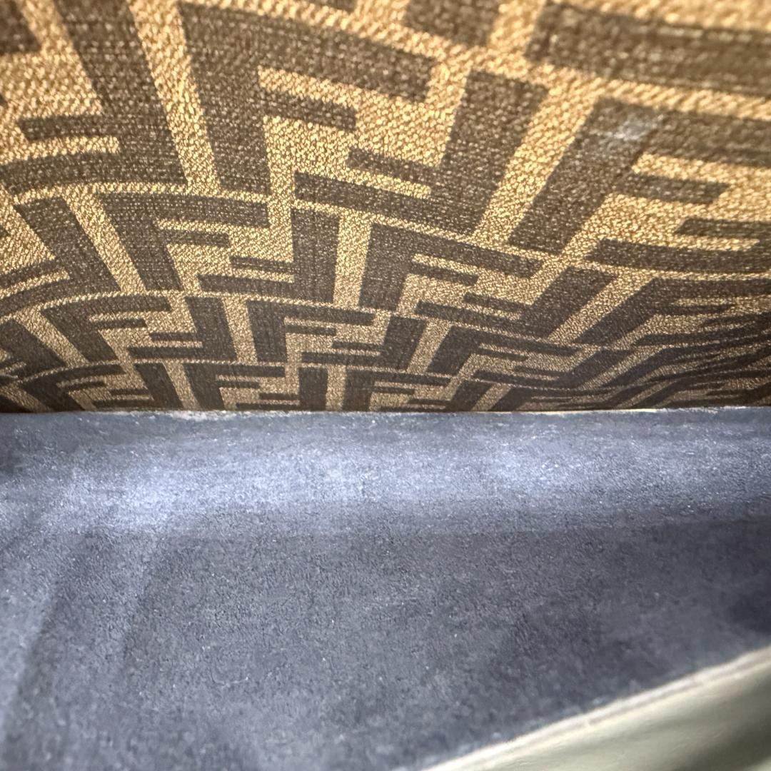 M6147 フェンディ ピーカブー アイシーユー 2WAYショルダーバッグ