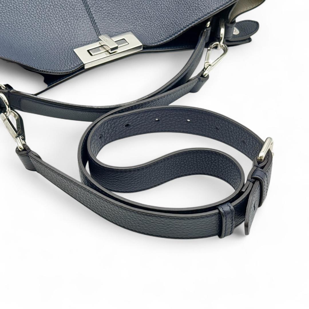 M6147 フェンディ ピーカブー アイシーユー 2WAYショルダーバッグ