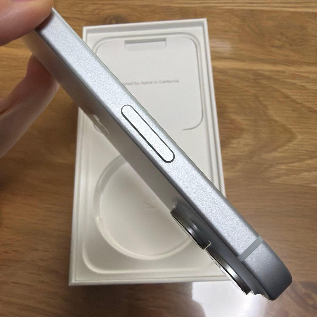【美品】iPhone15 plus 256GB ブルー SIMフリー