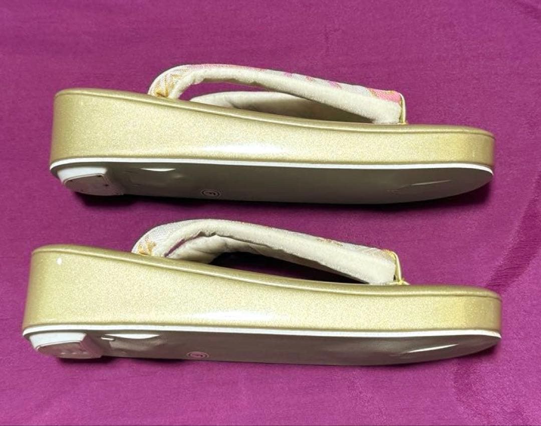 新品未使用品　Freek　和装草履＆バッグ　ゴールド系　花柄　フリーサイズ