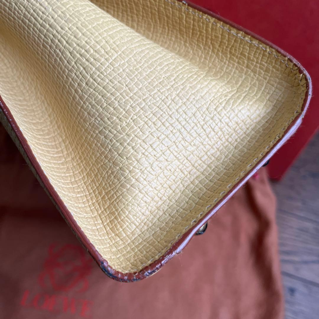LOEWE イエロー レザー ショルダーバッグ