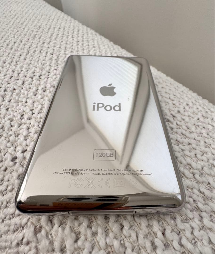 極美品 iPod classic 120GB シルバー 新品バッテリー