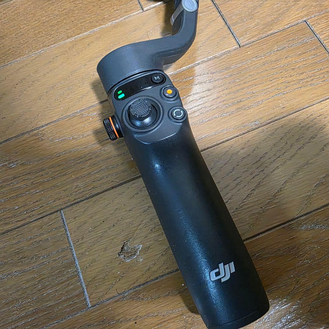 DJI Osmo Mobile 6 スマートフォン用ジンバル　3軸スタビライザー