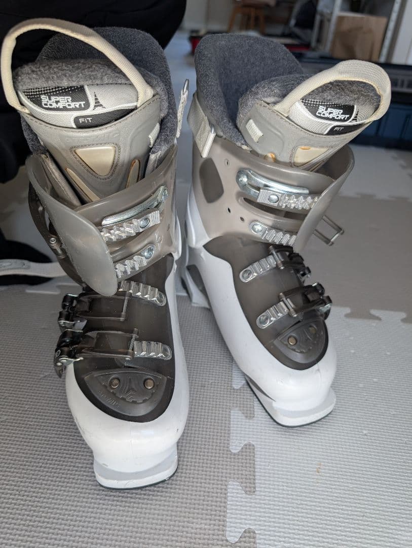 アトミックAtomic スキーブーツ SuperComfort 24.5/25