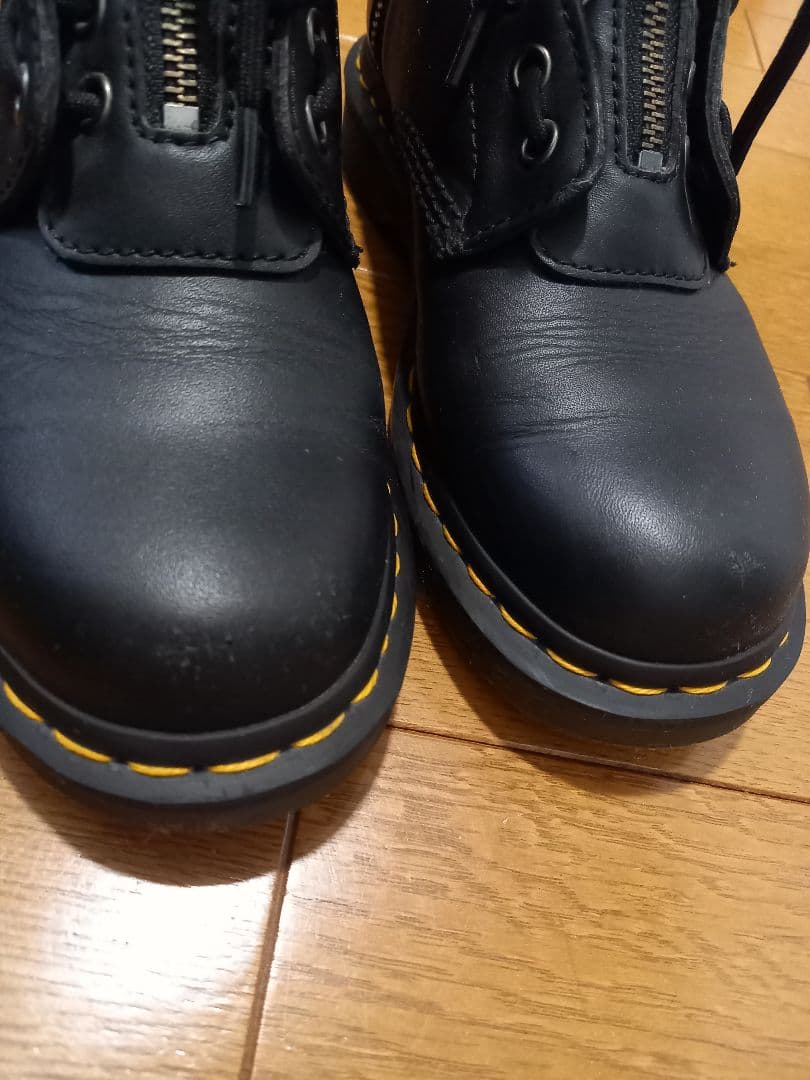 ドクターマーチン　ブラック ジッパー付き ブーツ