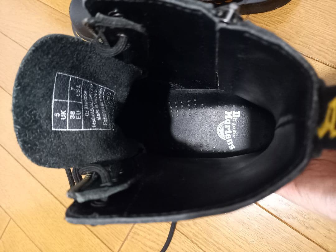 ドクターマーチン　ブラック ジッパー付き ブーツ