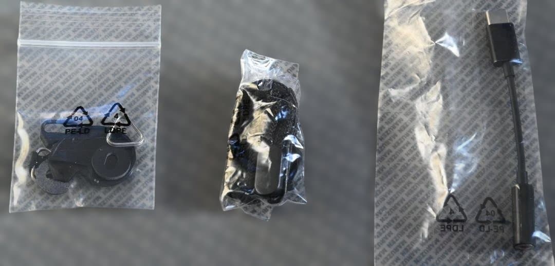 X half（FUJIFILM X-HF1）のチャコールシルバー