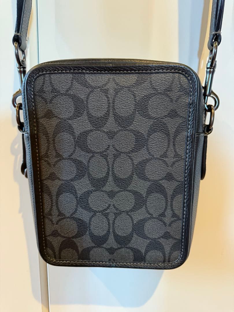 美品COACHブラック ショルダーバッグ