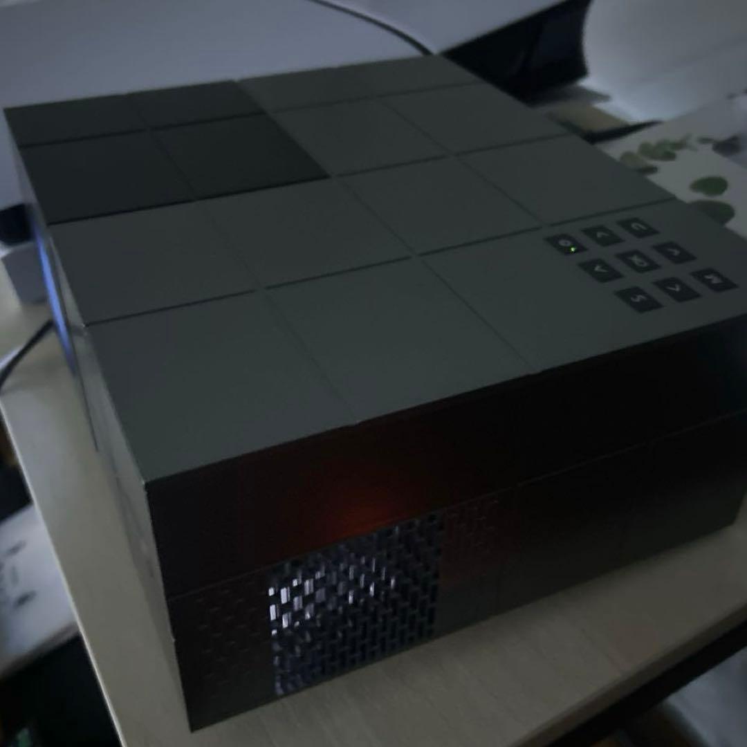 【美品・付属品完備】WiFi6 4K対応 プロジェクター 28000ルーメン