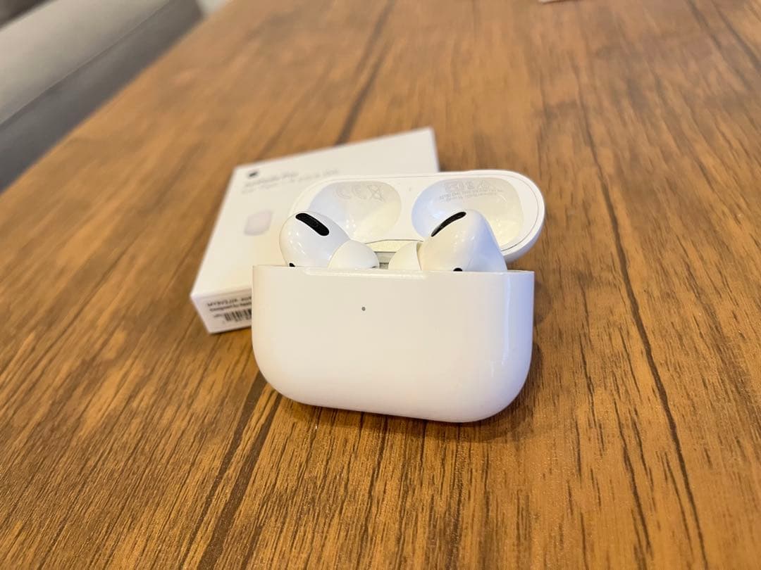 【美品】AirPods Pro (MagSafe charge case)