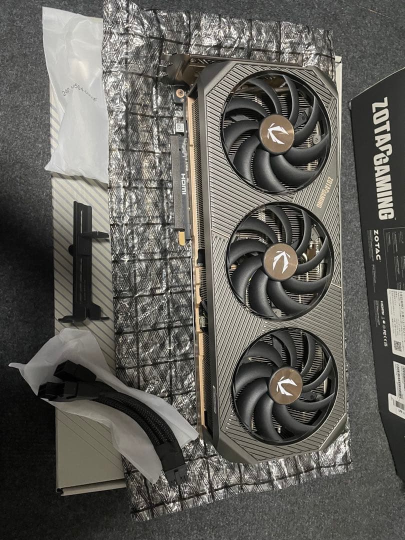 グラフィックボード・グラボ・ビデオカード ZOTAC GAMING GeForce RTX 5070 Ti 16GB