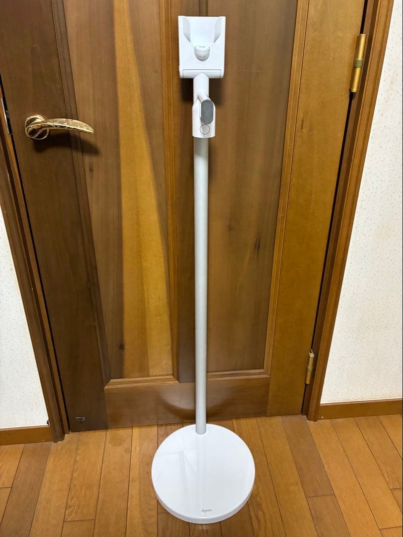 ダイソン コードレスクリーナー　SV33　約25分 LEDヘッド、専用スタンド付