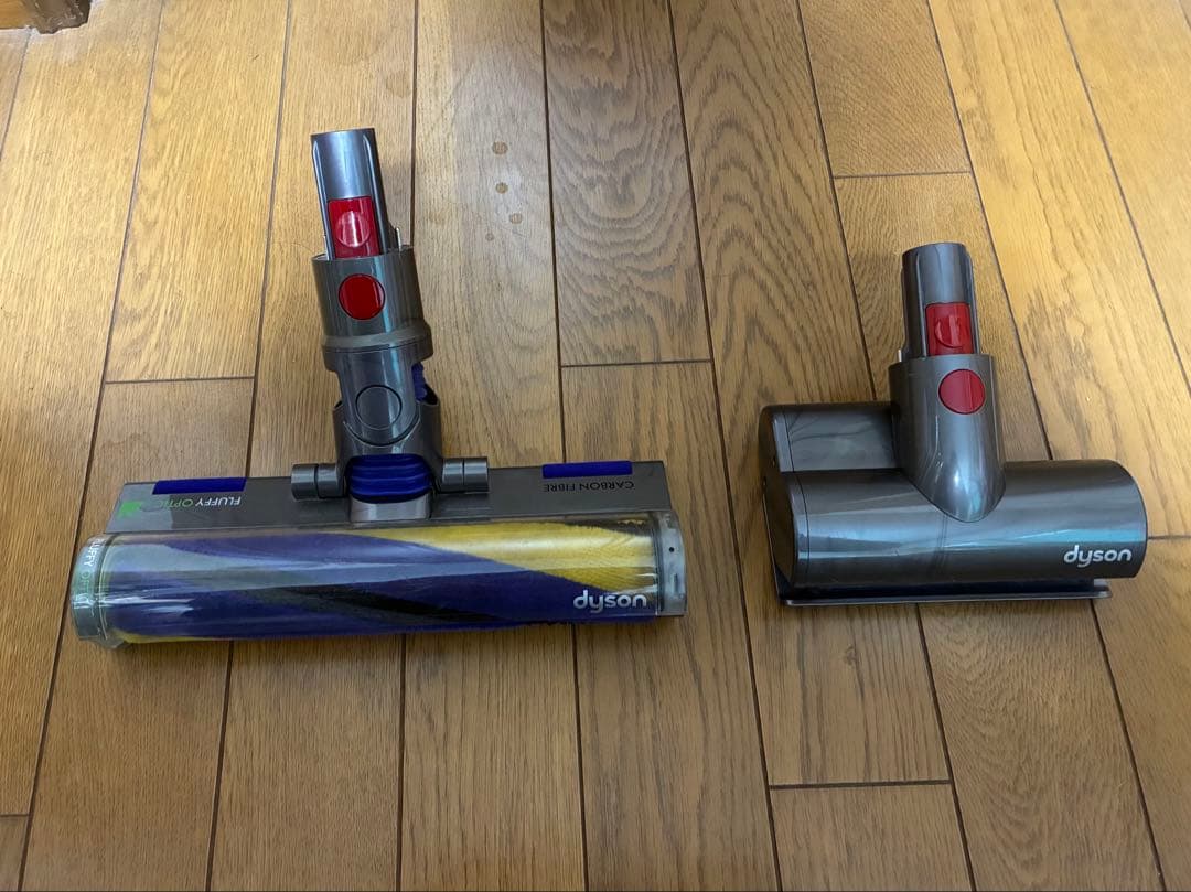 ダイソン コードレスクリーナー　SV33　約25分 LEDヘッド、専用スタンド付