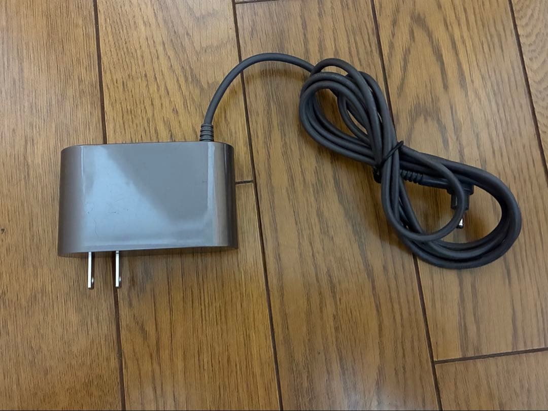 ダイソン コードレスクリーナー　SV33　約25分 LEDヘッド、専用スタンド付