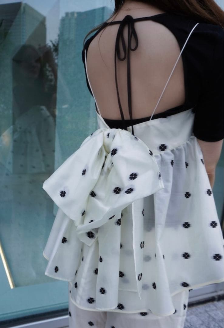 【新品タグ付き】HYEON clover cami / off white