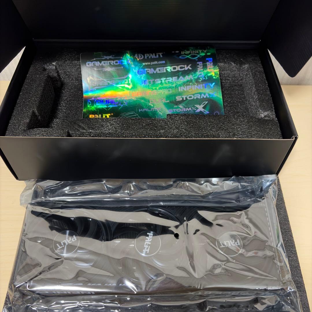 GeForce RTX 5060 Ti 16GB 中古美品