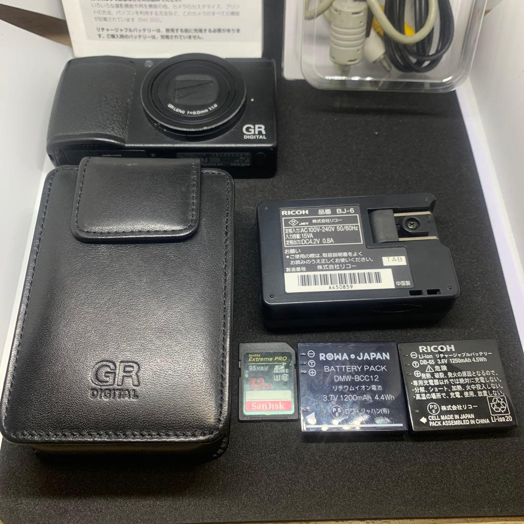 リコーGR DIGITAL III本体 + 専用レザーケースバッテリー2個付き
