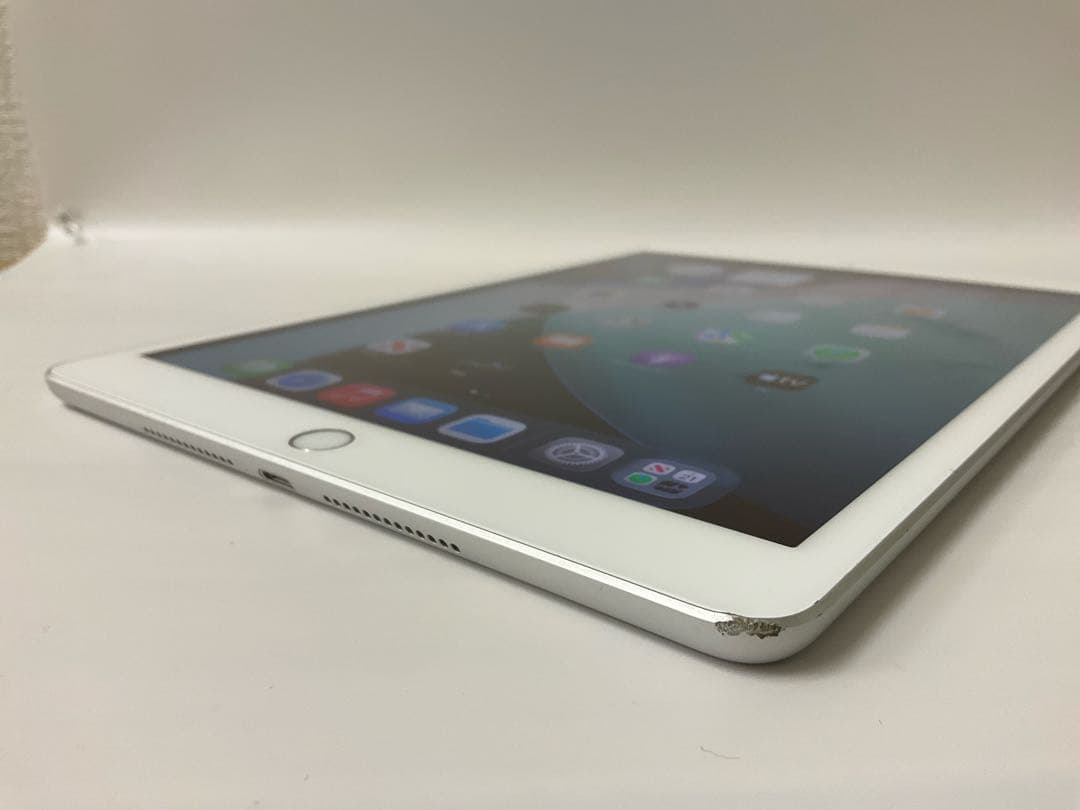 IPAD 第8世代 32GB シルバー Wifiモデル ★即日発送★