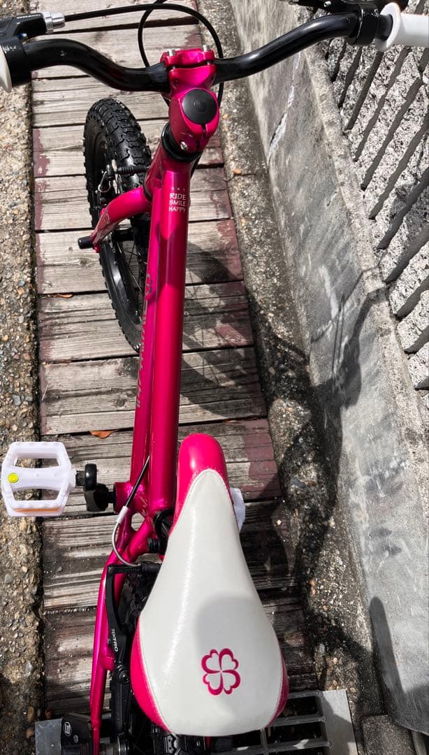 (送料込み)ヨツバサイクル 16インチ　クリスタルピンク