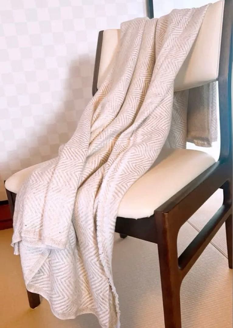 メルカリ市のお値下げ❣️カシミア100%ホワイトベージュ ヘリンボーンブランケット
