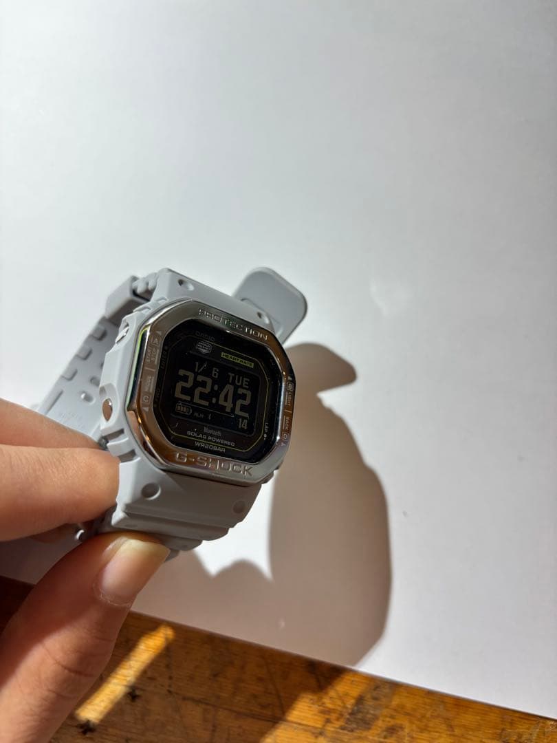 後継現行品G-SHOCK DW-H5600MB メタルベゼル 心拍計搭載