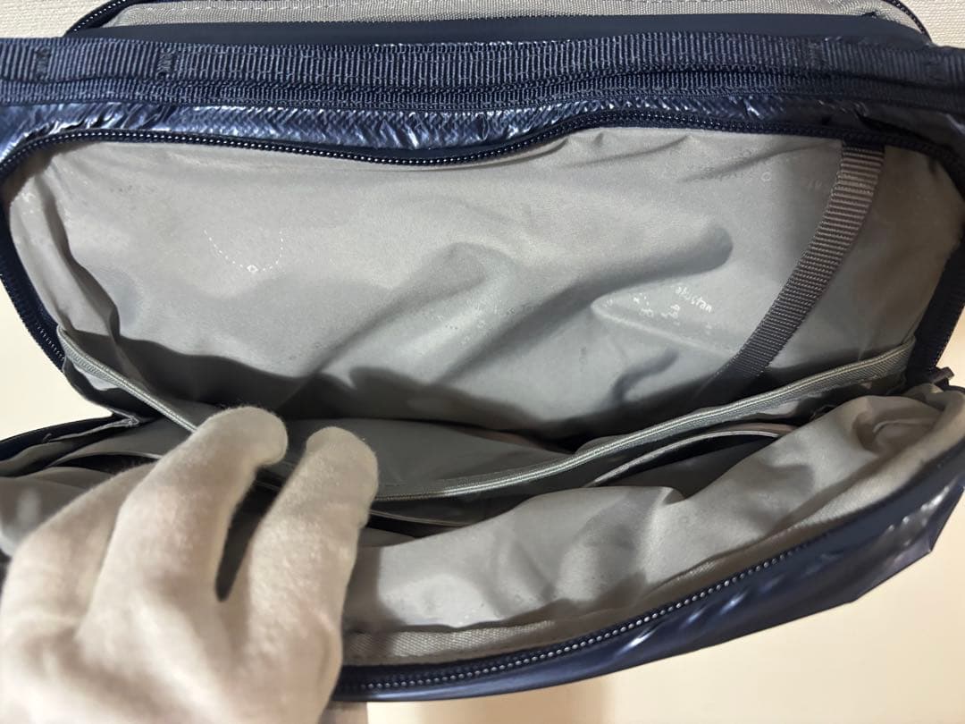 【新品未使用】トポロジー ボトルサコッシュラージ　ストラップ付