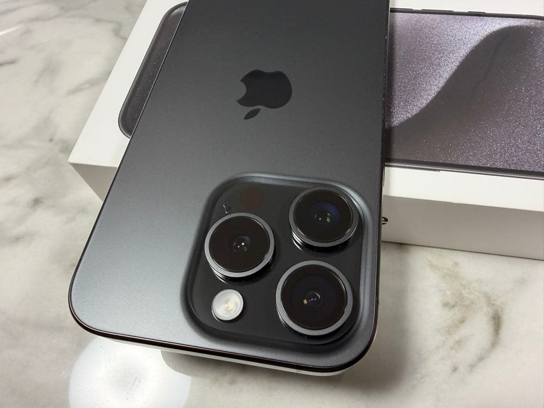 iPhone 15 Pro ブラックチタニウム 1TB 中古