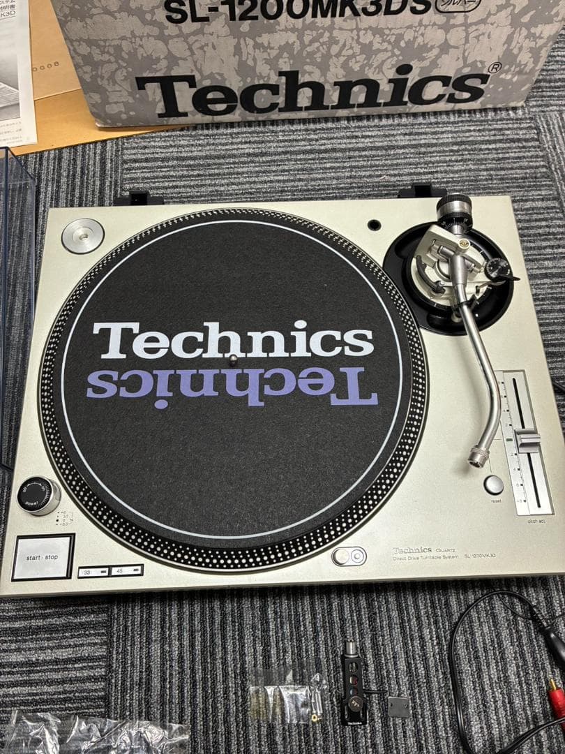 【通電確認済・送料込】ターンテーブル　Technics　SL-1200MK3DS
