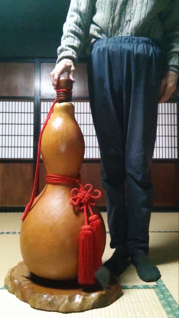 超特大ひょうたん置物、 赤飾り紐付、欅置台セット