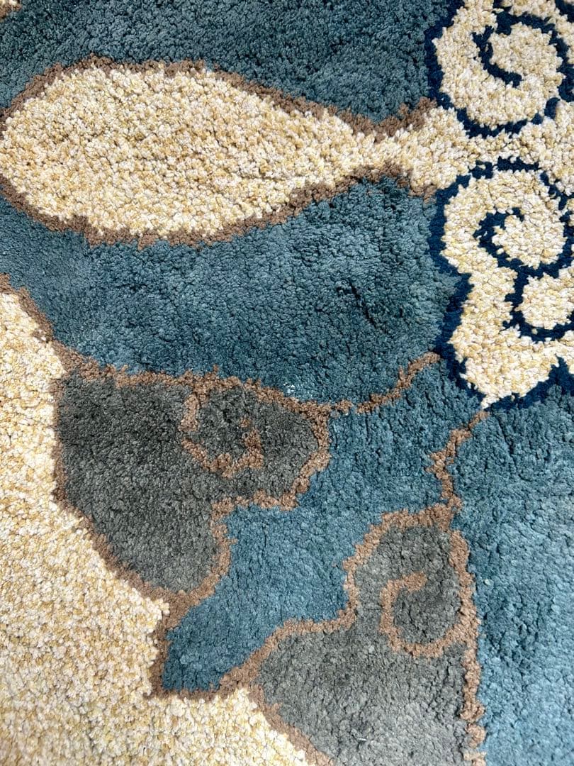 鍋島緞通 なべしまだんつう吉島家 新鍋島 手刺繍 座布団 蟹牡丹 吉島敷物　ラグ