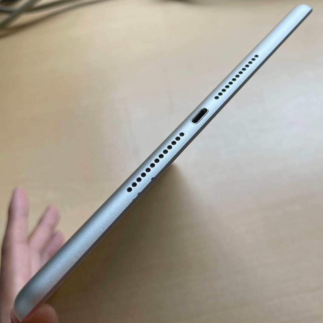 iPad 第6世代　A1893　Wi-Fiモデル　シルバー　32GB 美品　#7
