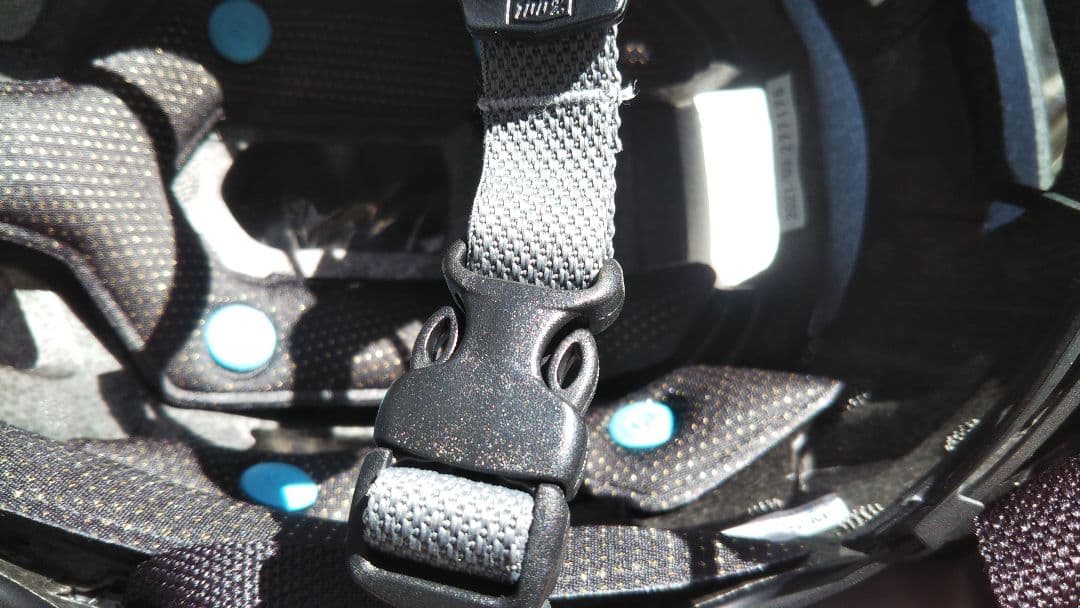 新品未使用 100% Altis グラベル ヘルメット Mサイズ  ブラック色