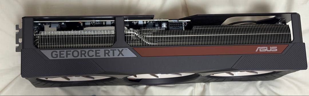 グラフィックボード・グラボ・ビデオカード ASUS GeForce RTX5080 16GB Noctua OC