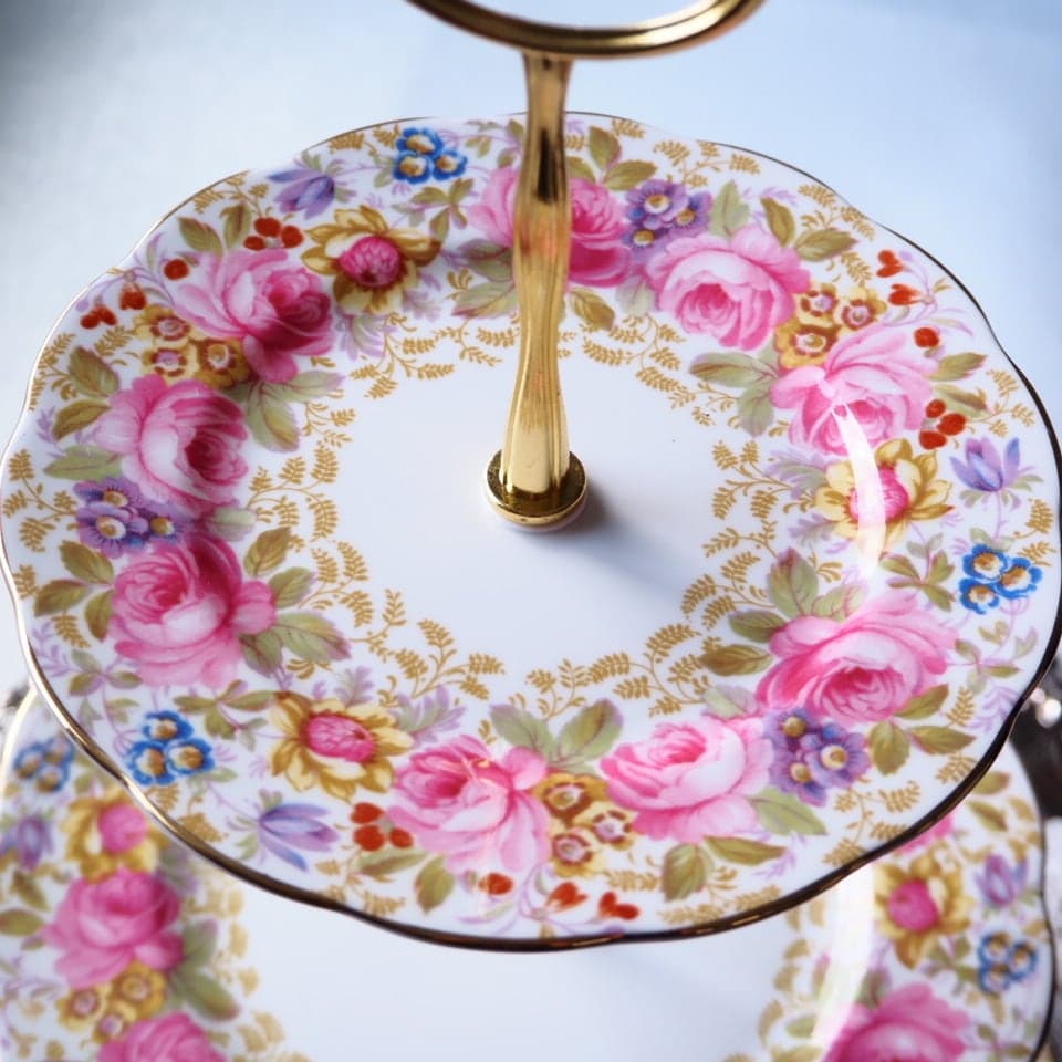 ロイヤルアルバート　セレナ　スリーティアーズ　スタンド　F4