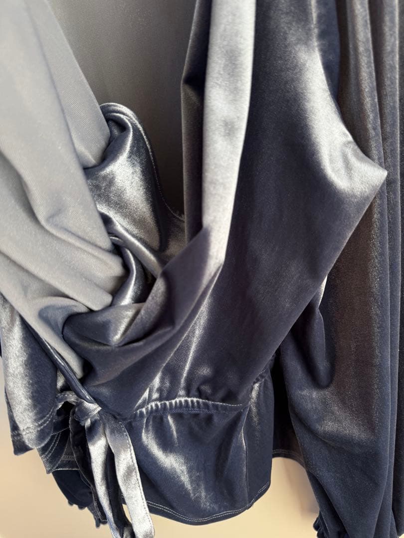 00s カシュクール バルーンスリーブベロアトップス スカイブルー hooked