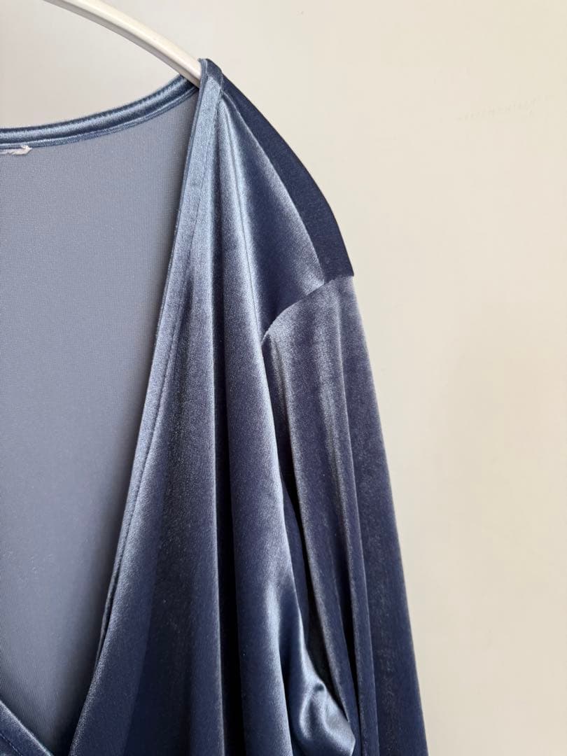 00s カシュクール バルーンスリーブベロアトップス スカイブルー hooked