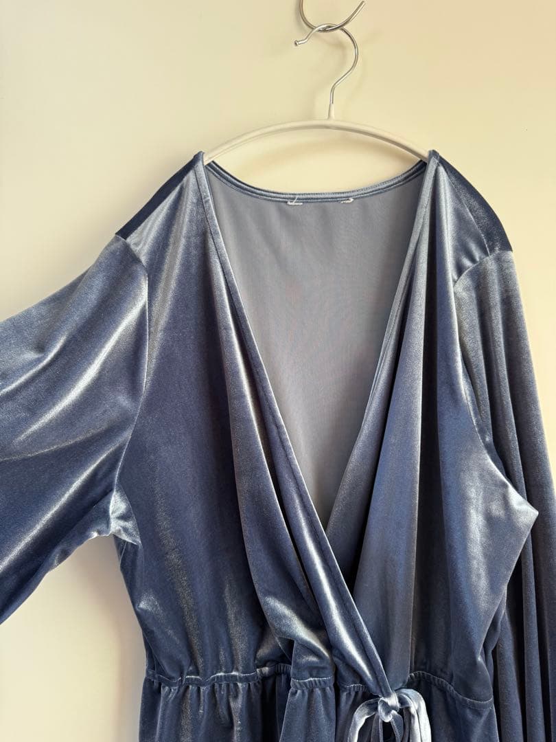 00s カシュクール バルーンスリーブベロアトップス スカイブルー hooked